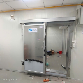 Thi công kho mát theo yêu cầu tại chợ đầu mối Hóc Môn